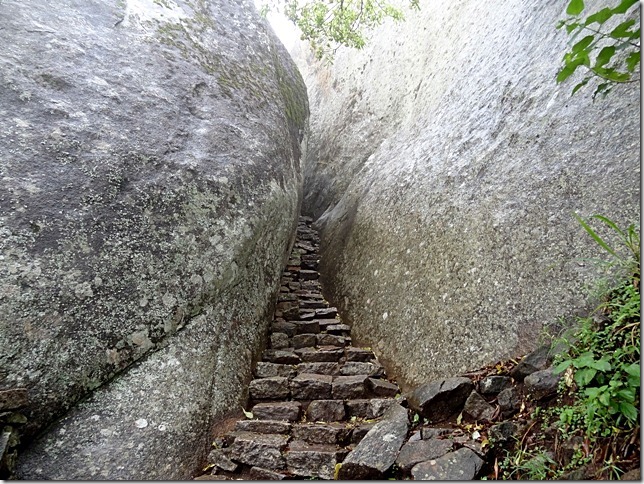 Great_Zimbabwe_Ruins (10)