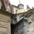 Krakow -     Wawel Castle and Cathedral
This is a place of great significance for the Polish people. The Royal Castle with an armoury and the Cathedral 
are situated on the hill. Polish Royalty and many distinguished Poles are interred in the Wawel Cathe