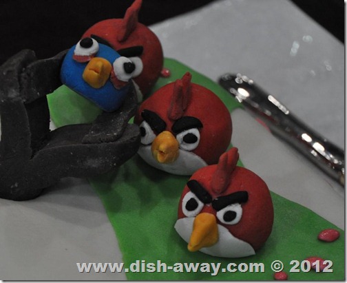 Tip on Fondant vs Gum-paste by www.dish-away.com