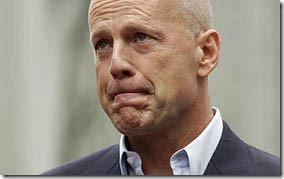 Bruce Willis tequilába akart fojtani egy újságírót