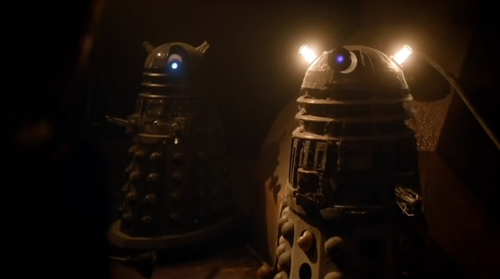 [Doctor.Who.2005.7x01.Asylum.Of.The.Daleks.HDTV.x264-FoV.mp4_snapshot_24.17_%255B2012.09.01_19.40.18%255D%255B2%255D.jpg]
