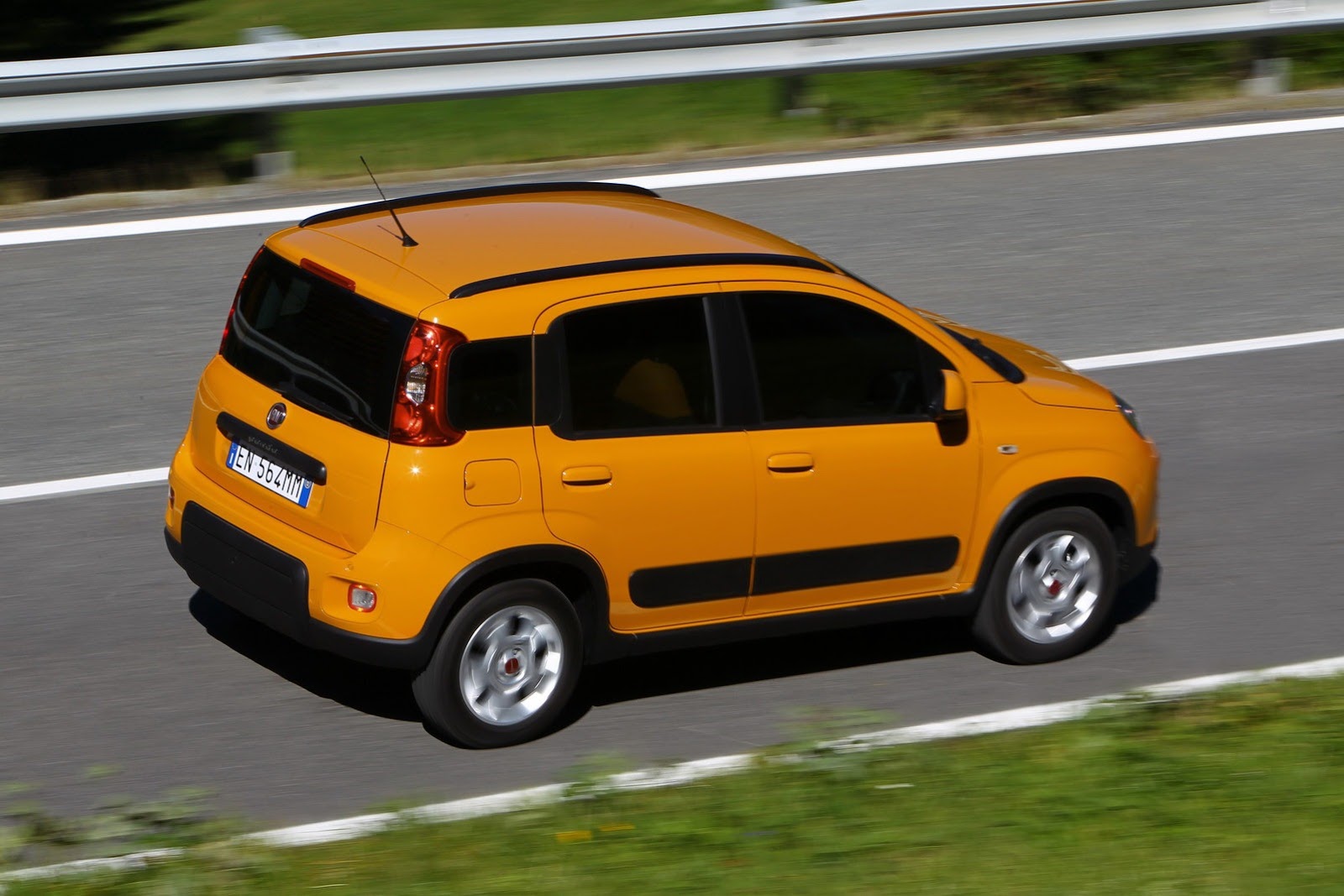 [2013-Fiat-Panda-Trekking-19%255B2%255D.jpg]
