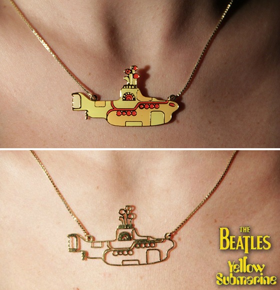 Colar Yellow Submarine dos Beatles na Roxy Acessórios. Colar Yellow Submarine dos Beatles na Roxy Acessórios.