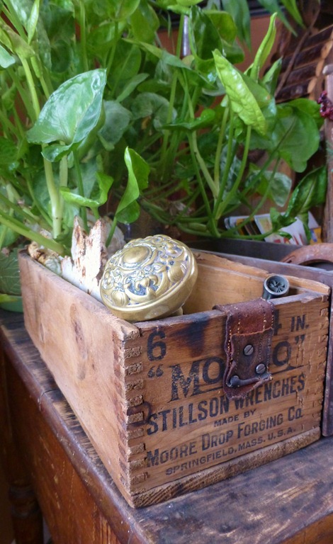 [crates-0104.jpg]