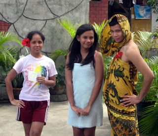 Deal or No Deal Contestants with Gibson as Kris Aquino