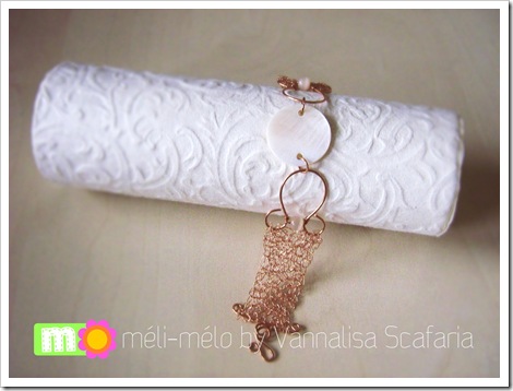 copper_wire_motherofpearl_bracelet