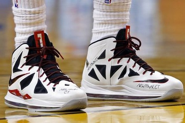 King James Pays Tribute to Newtown Victims amp Families