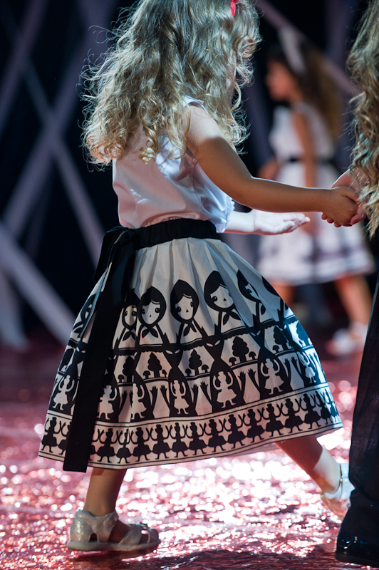 Лариса ЛОБАНОВА (показ дитячої колекції), HOLIDAY FASHION WEEK 2011 Фото Сергея Черникова