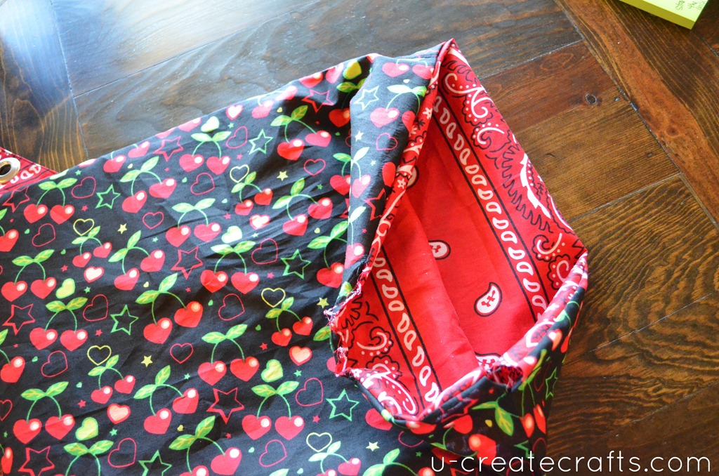 [Drawstring%2520Bandanna%2520Backpack%2520tutorial%2520Step%252029%255B5%255D.jpg]