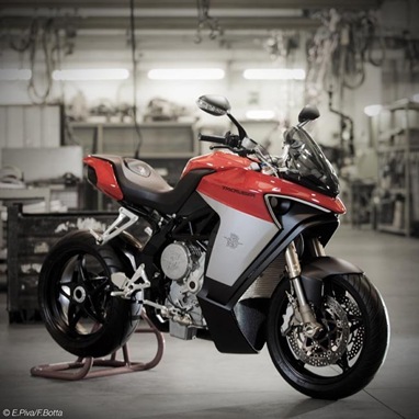 [mv_agusta_tricruiser_01%255B4%255D.jpg]