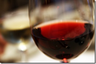 Red_wine_closeup_in_glass