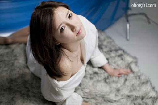 Han Ga Eun on a Rug