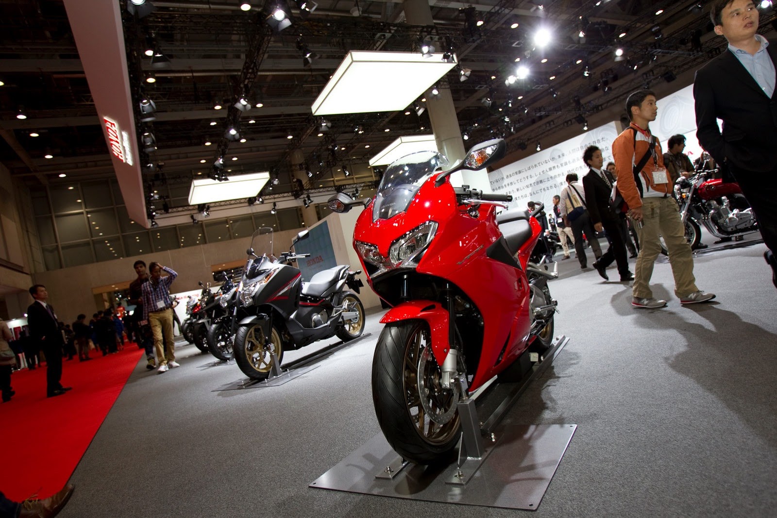 [Tokyo_Motor_Show_2013_-_Honda_motorcycles%255B2%255D.jpg]