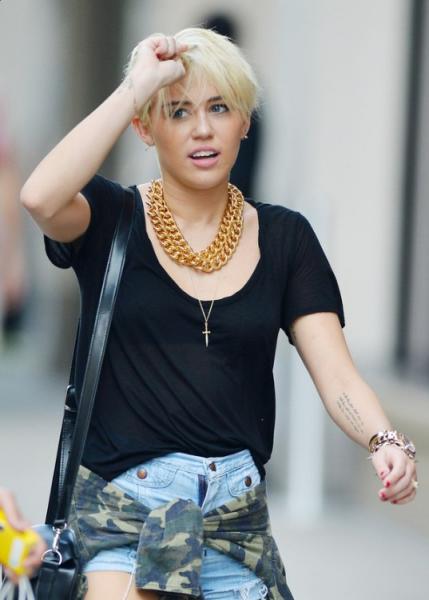 Miley Cyrus Blonde Pixie Cut