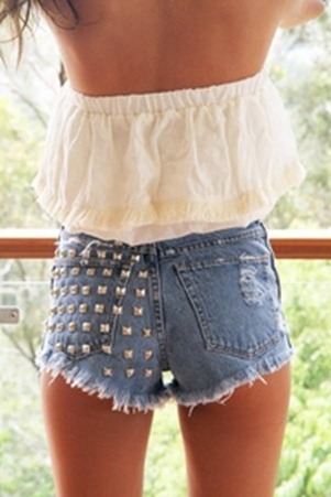 Short con tachuelas 