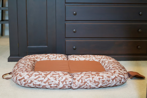 And let's not forget the Piped Pillow Bed with its machine-washable cover and its extra-comfort sleep surface. And let's not forget the Piped Pillow Bed with its machine-washable cover and its extra-comfort sleep surface.