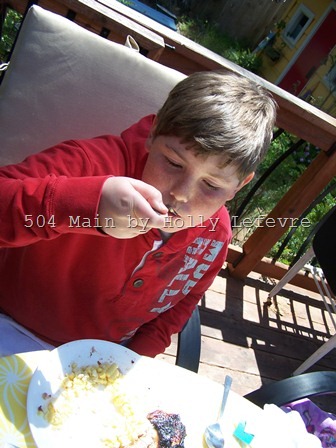 [Joe%2520eating%255B8%255D.jpg]