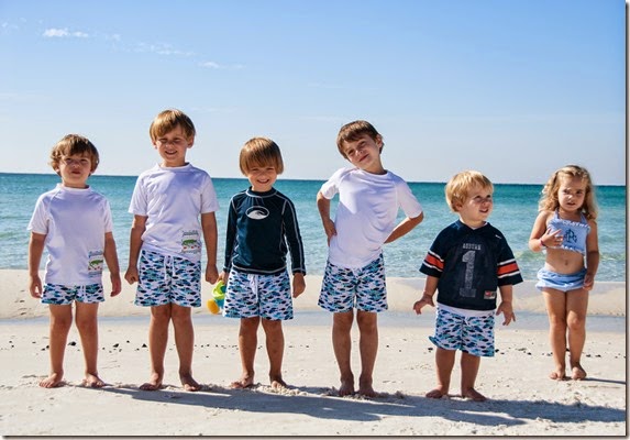 cousins at the beach standing (1 of 1)