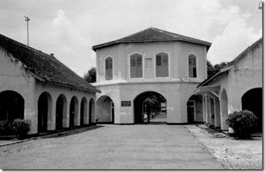 Bangunan Bersejarah di Indonesia - infolabel.blogspot.com Benteng Vastenburg 2
