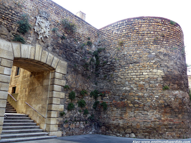 muralla-de-leon.JPG