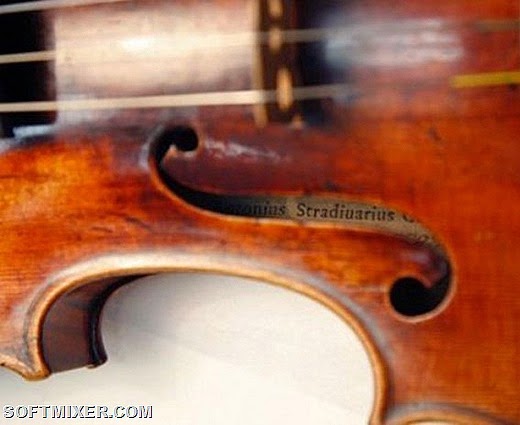 [75977711_Stradivariusviolin580x3869.jpg]
