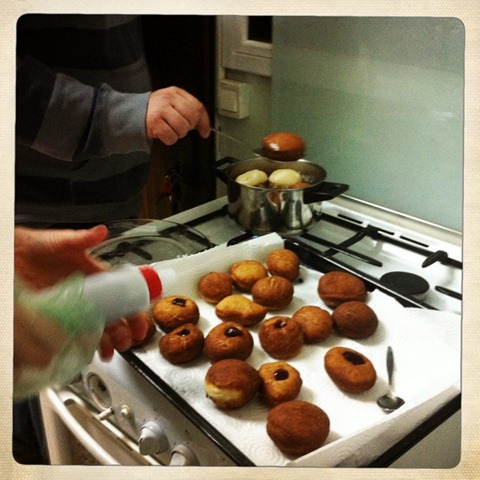 [Photo%252010-12-12%252020%252003%252032%255B3%255D.jpg]