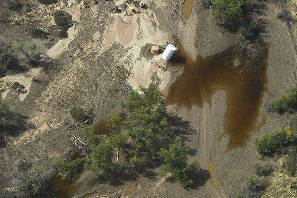 Aerial view of crude oil leaking from a tank south of Milliken, Colorado Thursday morning, 19 September 2013 as flood waters started to recede from unprecedented record flooding. Photo: Andy Cross /The Denver Post