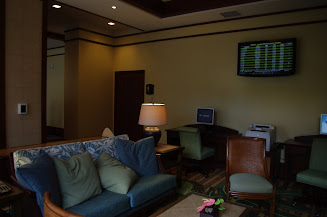 they have screen with airline updates