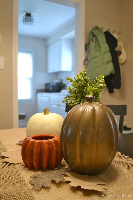 [fall12_diningtable2_athomewithh%255B4%255D.jpg]