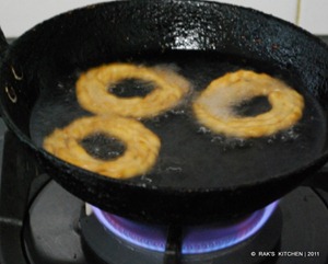 How to make kai murukku 9 How to make kai murukku 9