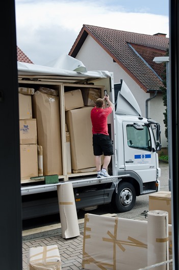 [Moving-10%255B9%255D.jpg]