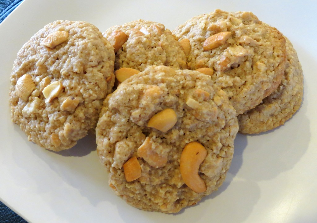[Salted%2520Cashew%2520Crunch%2520Cookies%25202%255B4%255D.jpg]