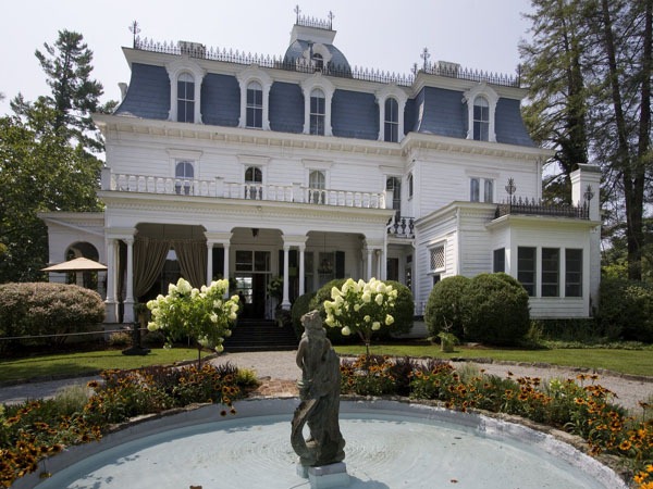 [flatrock%2520exterior%255B8%255D.jpg]