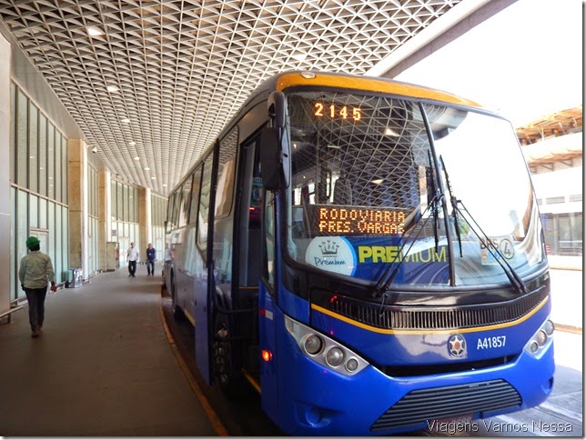  Ponto do ônibus executivo no terminal 1, Galeão