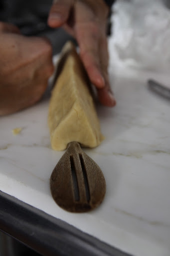 Shaping the cookie log into a heart shape