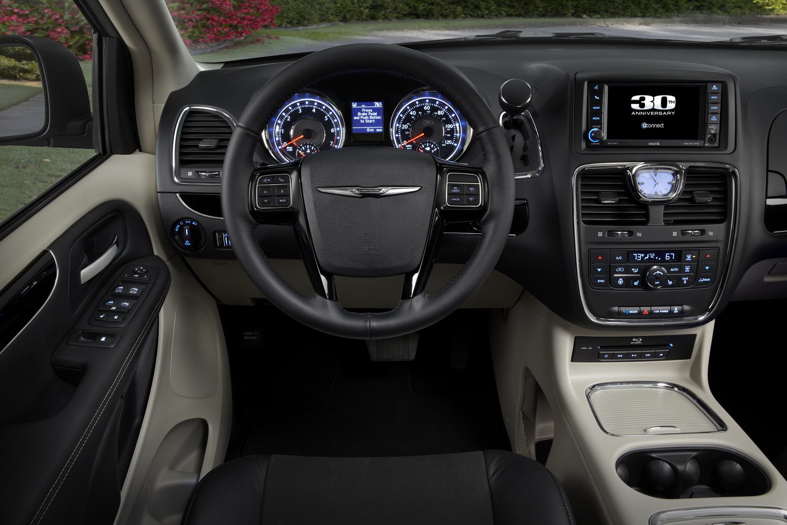 [2014-Chrysler-Town%2526Country-30th-Anniversary-15%255B2%255D.jpg]