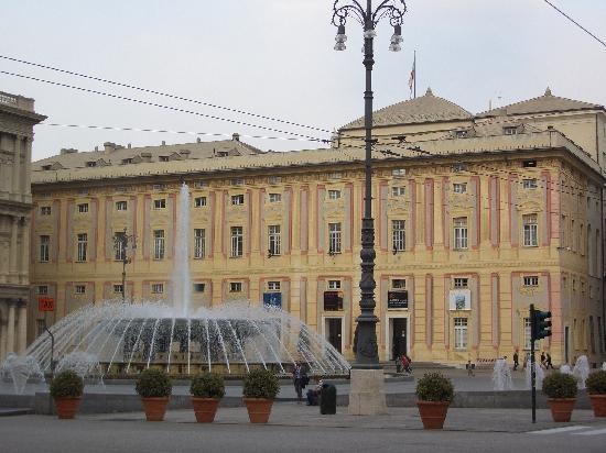 [Palazzo_Ducale_Genova%2520lato_Piazza_De_Ferrari%255B3%255D.jpg]