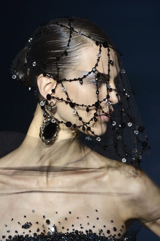 [Armani%2520Prive%2520Couture%2520FallWinter%25202012%255B5%255D.jpg]
