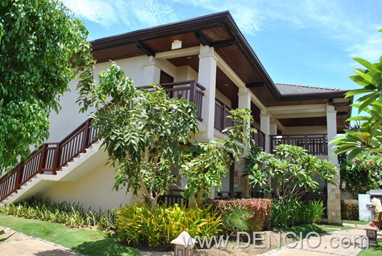 Crimson Resort and Spa Mactan Cebu Rooms 005