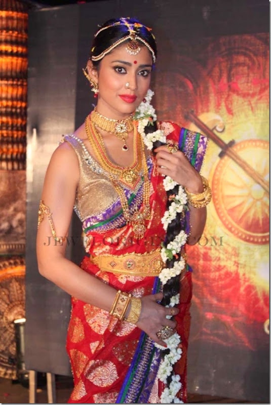 shriya_saran_traditional_Jewellery (1)