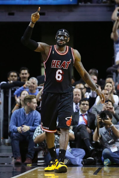 LeBron Goes BaneJames on the Knicks in Carbon Fiber Mask