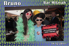 Fotos do evento Bruno - 18.12.11. Foto numero 13 da Social Click Fotografia Digital, do Rio de Janeiro, RJ, que faz fotos divertidas, fotos malucas, fotos com fantasias, fotos na hora, fotografia maluca, fotografia divertida com molduras personalizadas. fotos divertidas malucas foto maluca animadas animado rj rio de janeiro divertida fantasia animada noivas montagem social fotojornalismo casamento