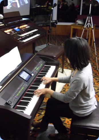 Member, Kuniko Nakatani, played some straight piano arrangements, jazz style, on our Yamaha Clavinova CVP-509