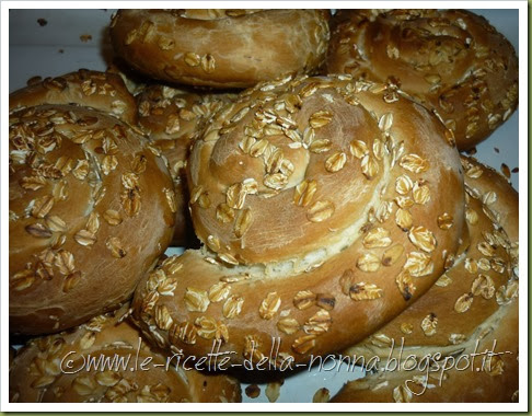 Girelle di pane con fiocchi d'avena (11)