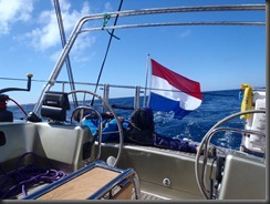 11-12 stuurautomaat neemt over met 8 knopen vaart 11-12 stuurautomaat neemt over met 8 knopen vaart