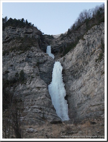 Cascada de Hielo de La Sarra 250m WI4  85º (Valle de Pineta, Pirineos) (Isra) 8168