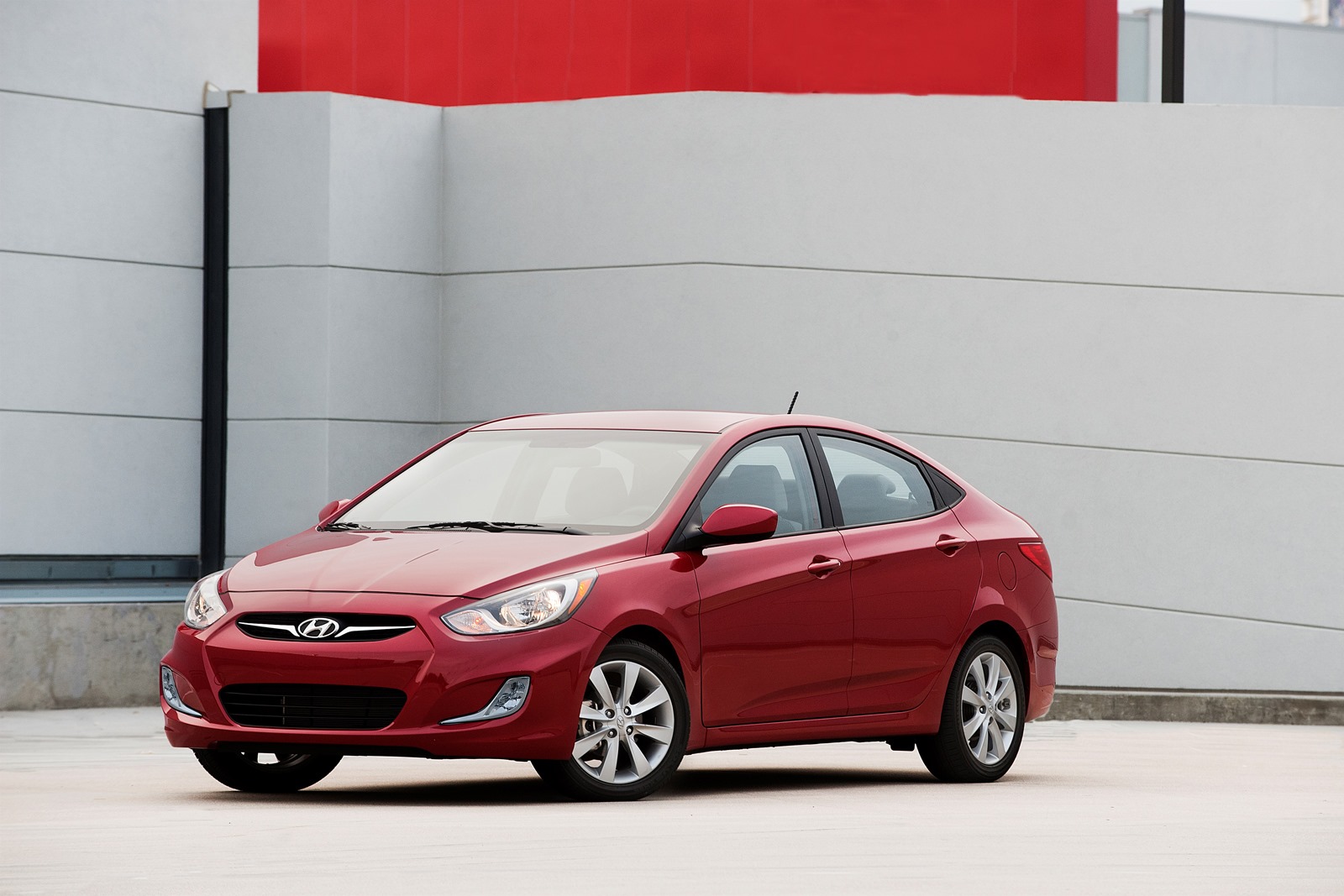 [2012-Hyundai-Accent-53.jpg]