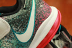 LeBron 8 V2 Low Miami Nights Available Only at NikeTown Miami nike air max lebron 8 v2 low miami nights 4 01 LeBron 8 V2 Low Miami Nights Available Only at NikeTown Miami