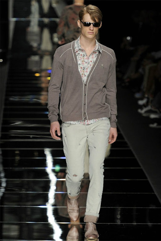 Milan Fashion Week Primavera 2012 - John Richmond (23)