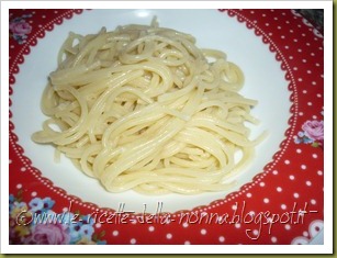 Spaghetti cacio e pepe con germogli misti (2)